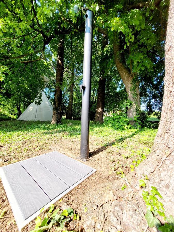 Chateau Moravany - Apartmany, Teepee A Wellness Ronow an der Doubrava Exterior foto